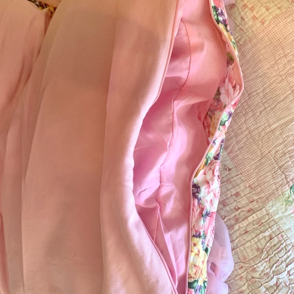 Vintage Handmade Patch Stitch Mixes
Pattern Accent Ruffled Pillow Pink
Multi 20" - Picture 8 of 13